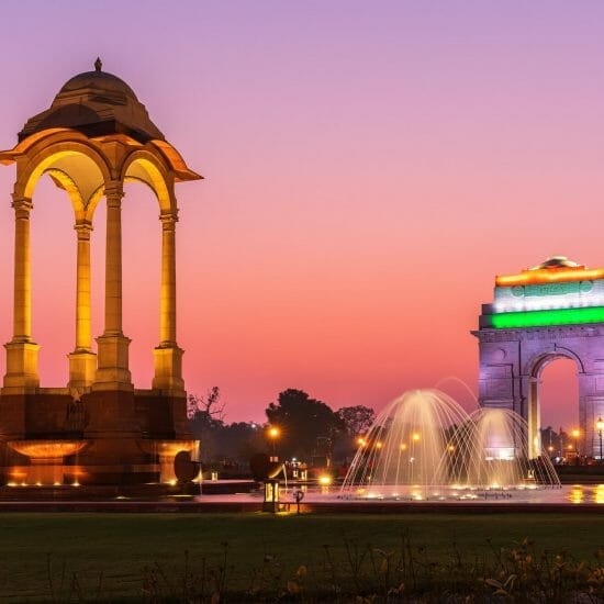 india gate canopy night illuminated view new delhi india