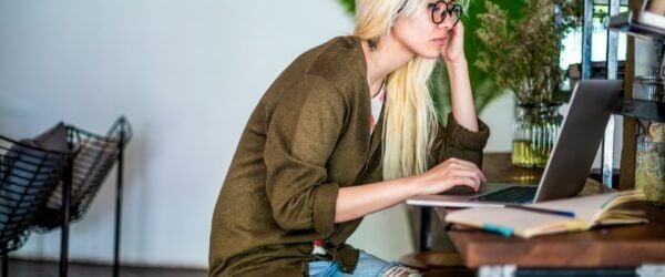 Freelance Writing for Students: Get Clients & Build a Portfolio